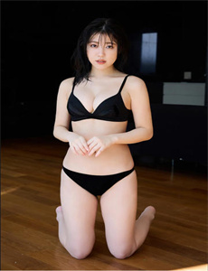 他的手伸到我下面乱揉,无删节