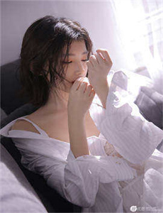 2女子狂欢遭18男子包围侵犯,歪歪漫画登录页面免费漫画在线阅读全文